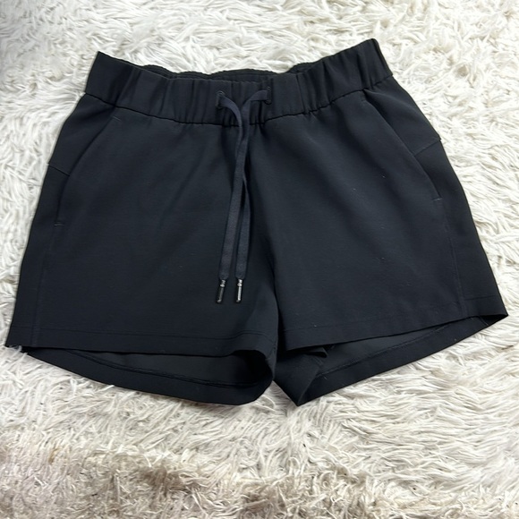 Lululemon On The Fly Short *Woven *2.5" Black - Picture 1 of 5